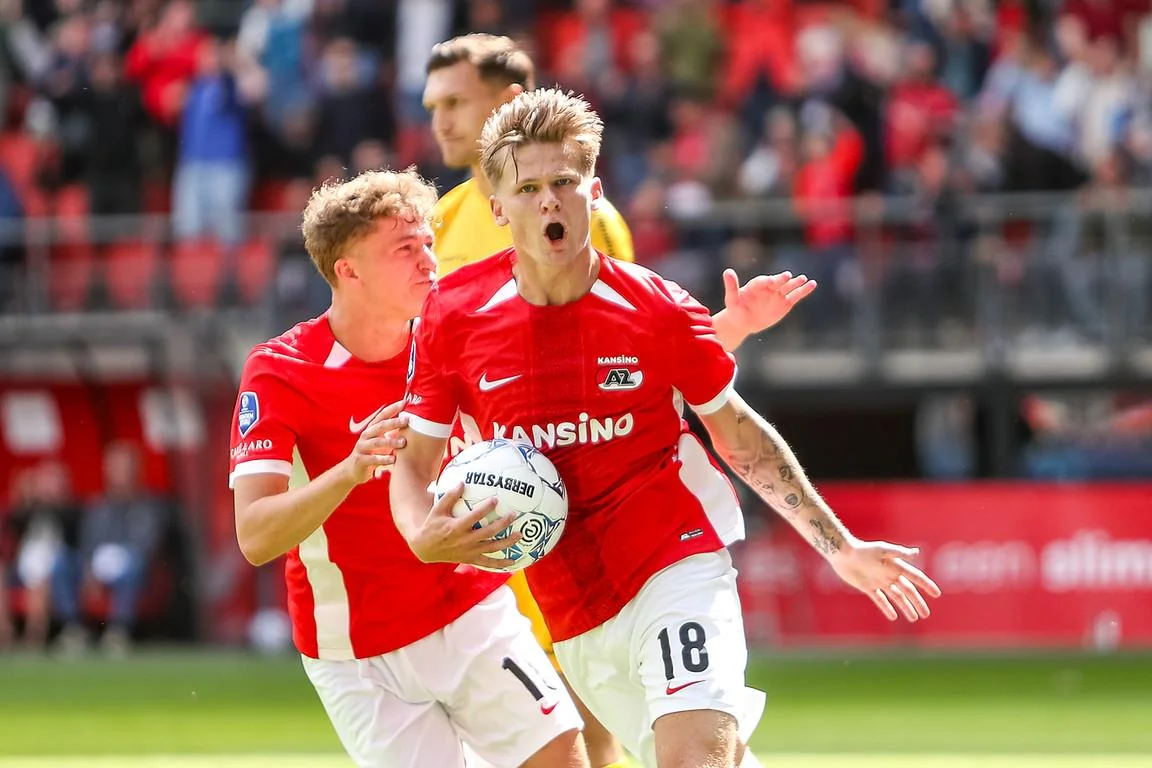 Wolves hopeful of closing deal to sign left-back David Moller Wolfe from AZ