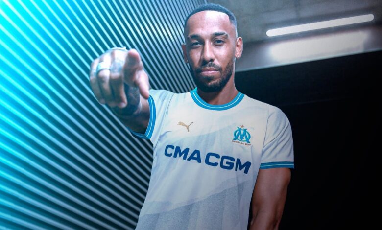 Marseille completes signing of Pierre-Emerick Aubameyang