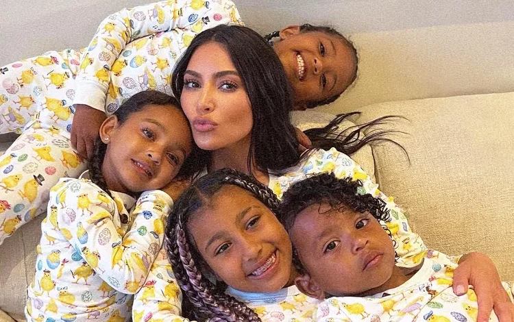 kARDASHIAN